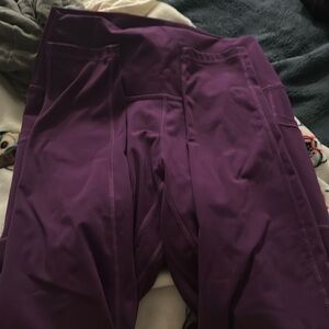 Purple leggings with pockets